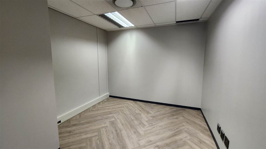 30  m² Commercial space in Centurion CBD photo number 4