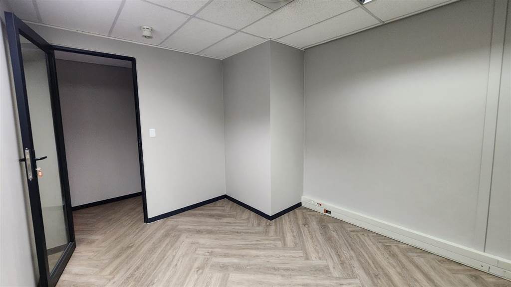 30  m² Commercial space in Centurion CBD photo number 10