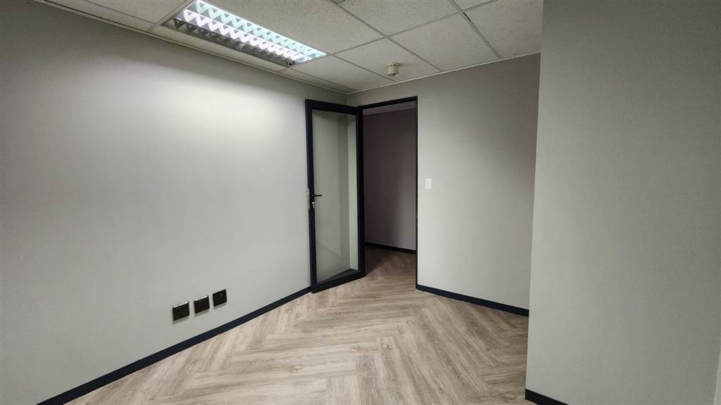 30  m² Commercial space in Centurion CBD photo number 5