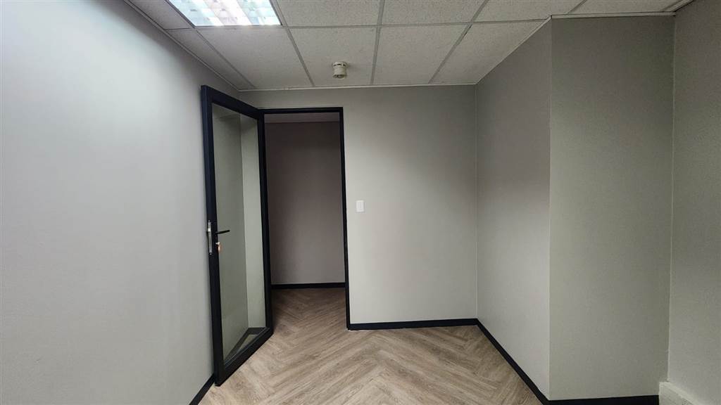 30  m² Commercial space in Centurion CBD photo number 9