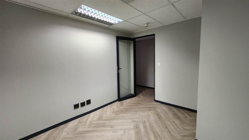 30  m² Commercial space in Centurion CBD photo number 6