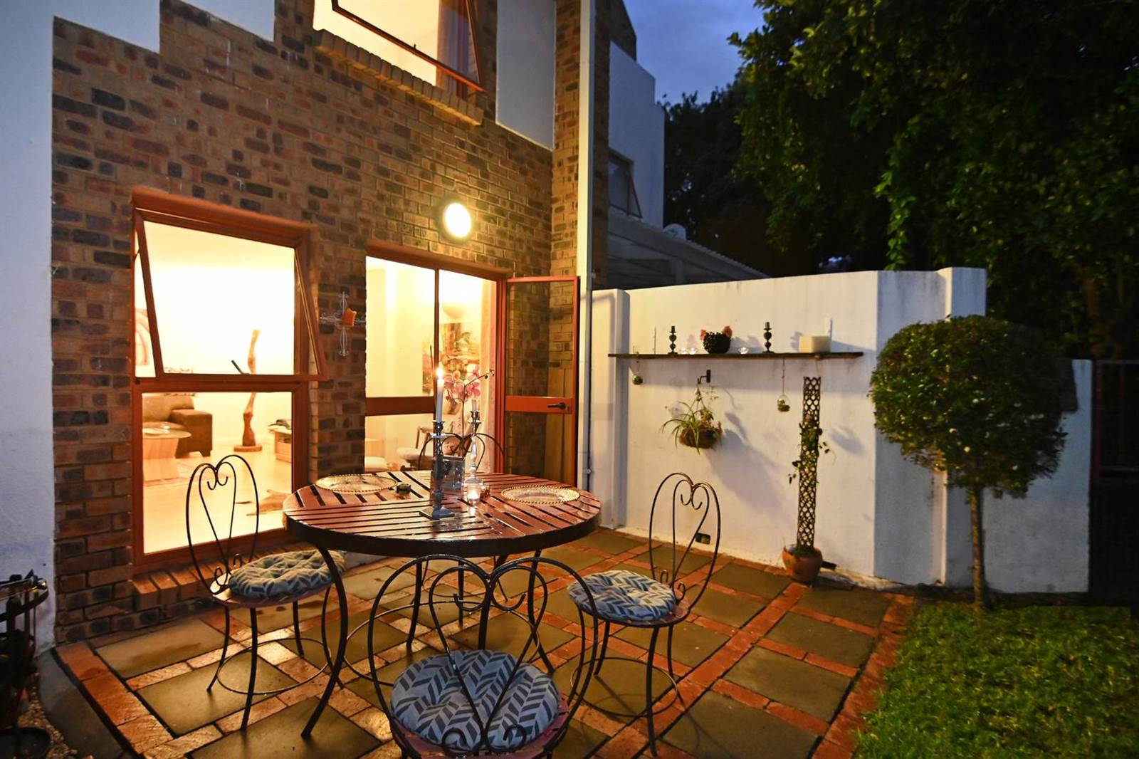 3 Bed Townhouse in Fourways photo number 3