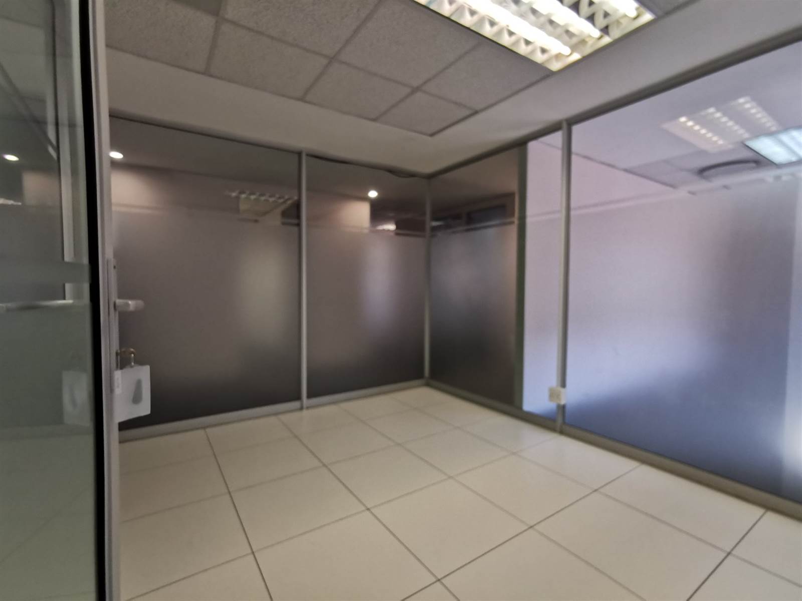 250  m² Office Space in Strubens Valley photo number 16