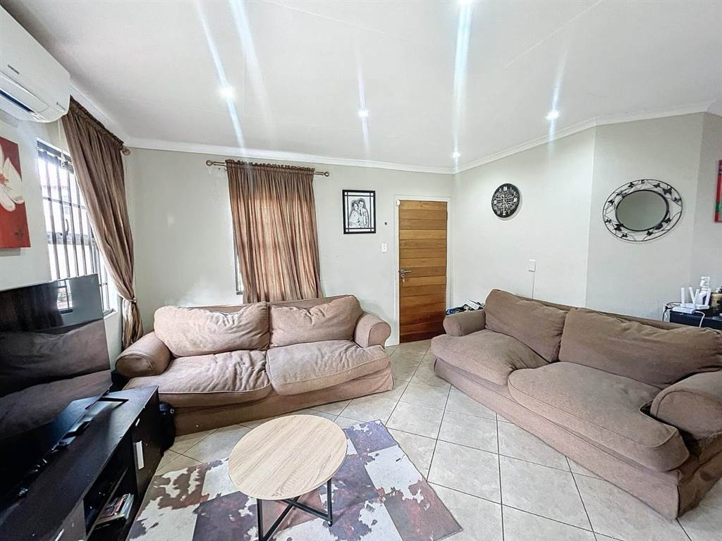3 Bed House in Rietvalleirand photo number 8