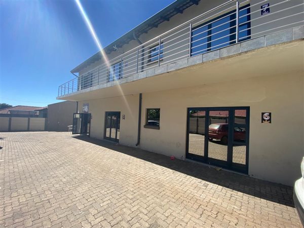 80  m² Commercial space