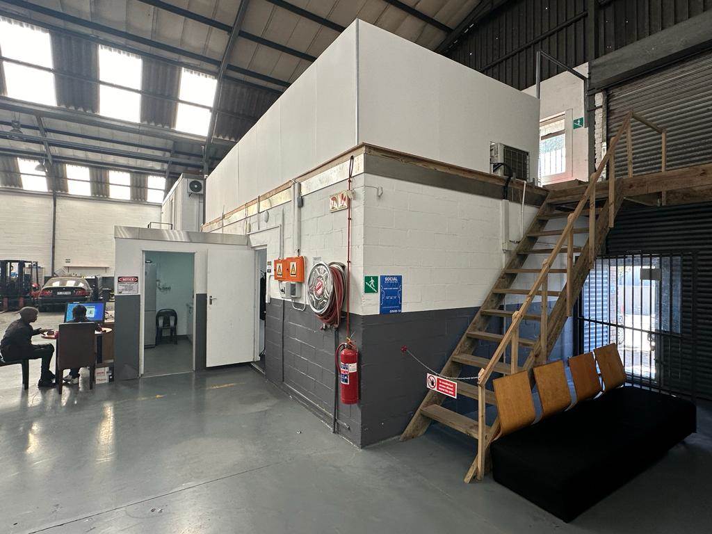 660  m² Industrial space in Bellville Central photo number 3