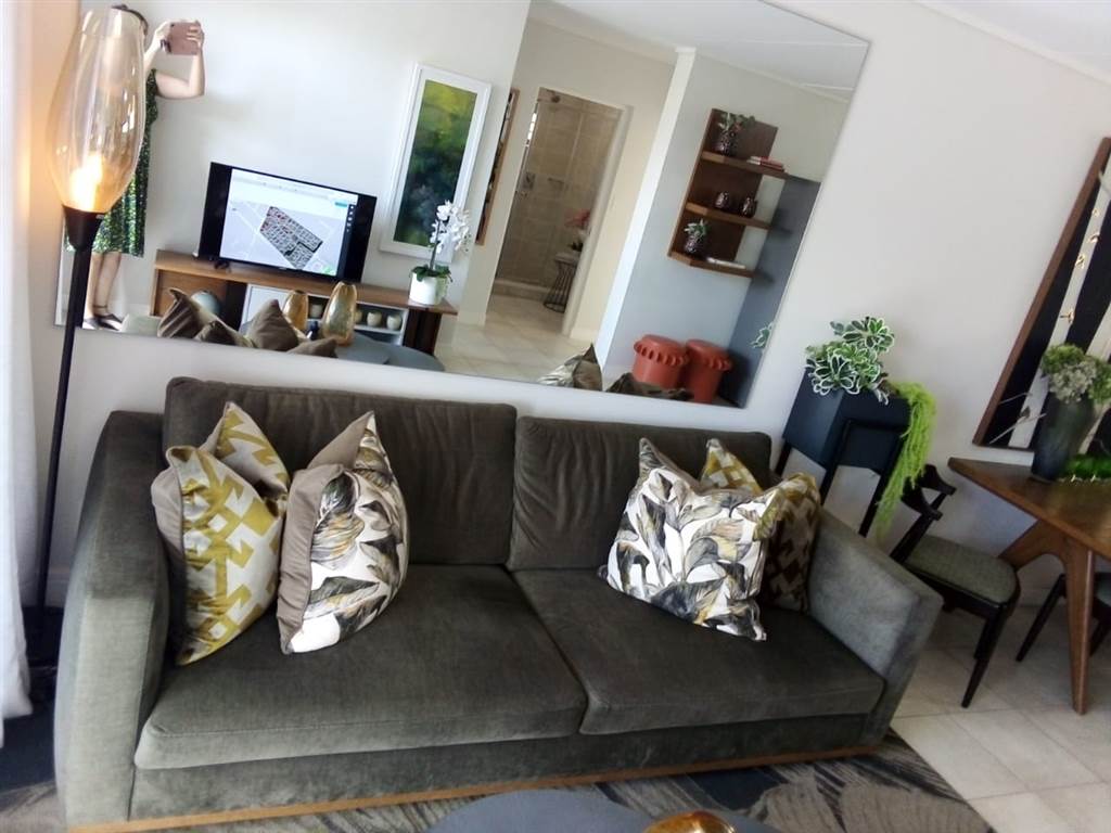 1 Bed Apartment in Gordons Bay Central photo number 9