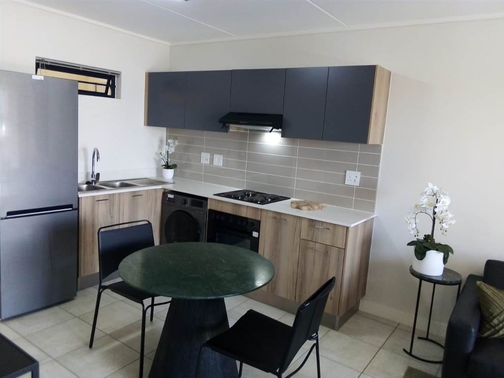 1 Bed Apartment in Gordons Bay Central photo number 8