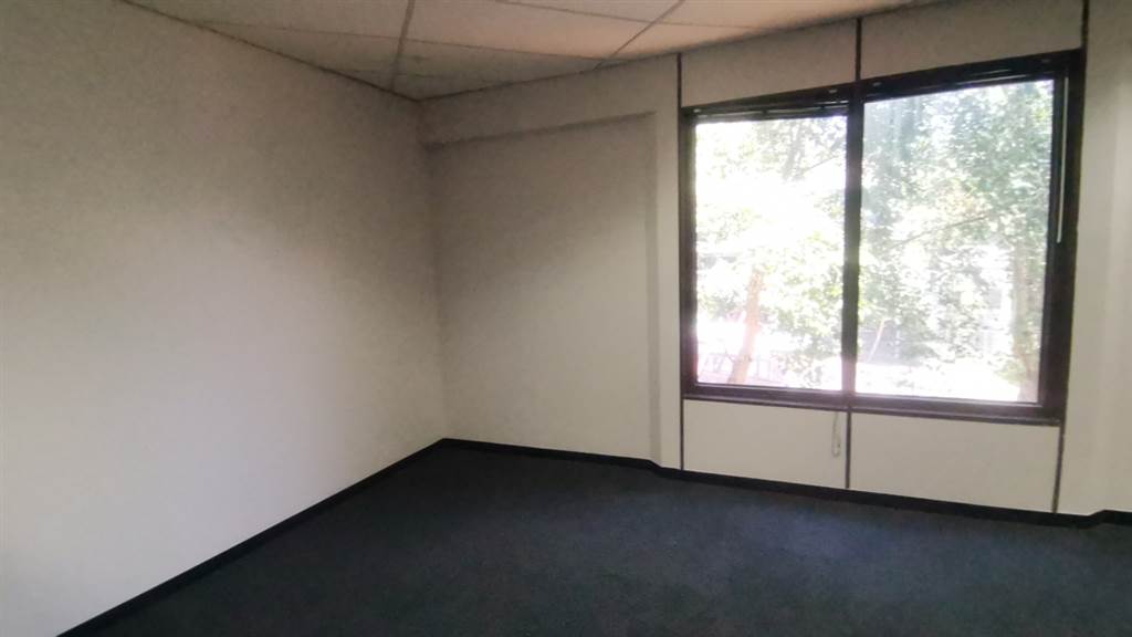 125  m² Commercial space in Parktown photo number 7
