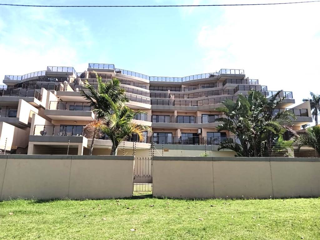 4 Bed Apartment in Blythedale Beach photo number 2