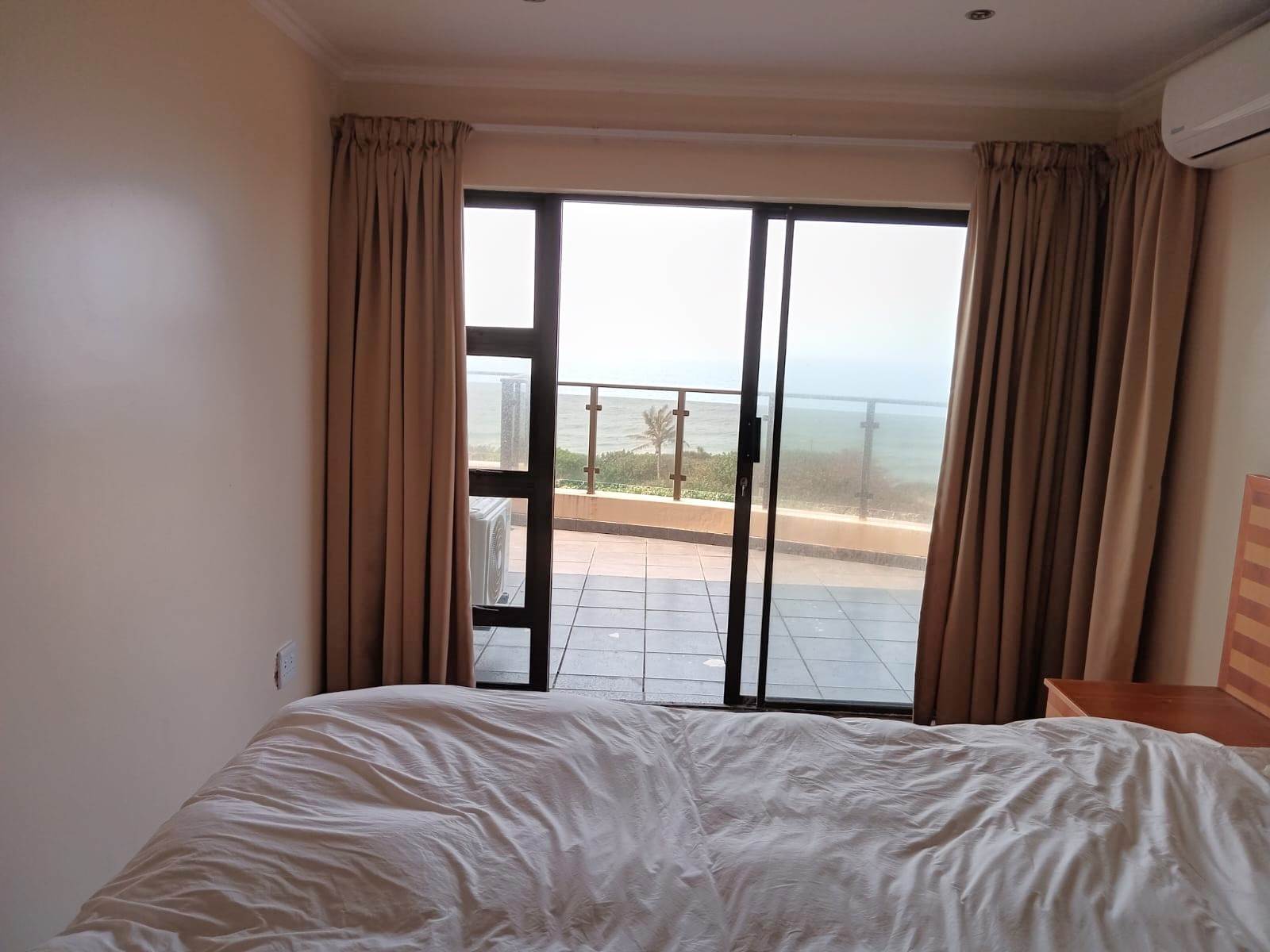 4 Bed Apartment in Blythedale Beach photo number 16