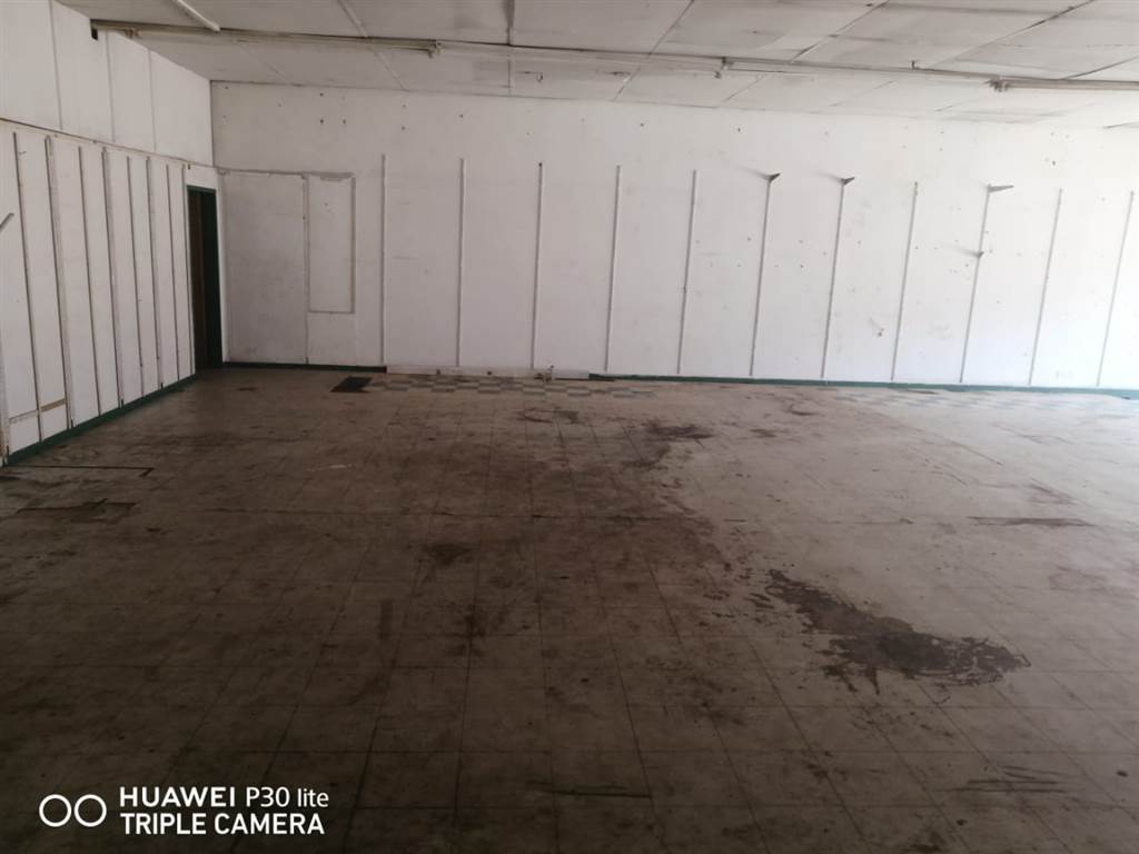 205  m² Commercial space in Potchefstroom Central photo number 4