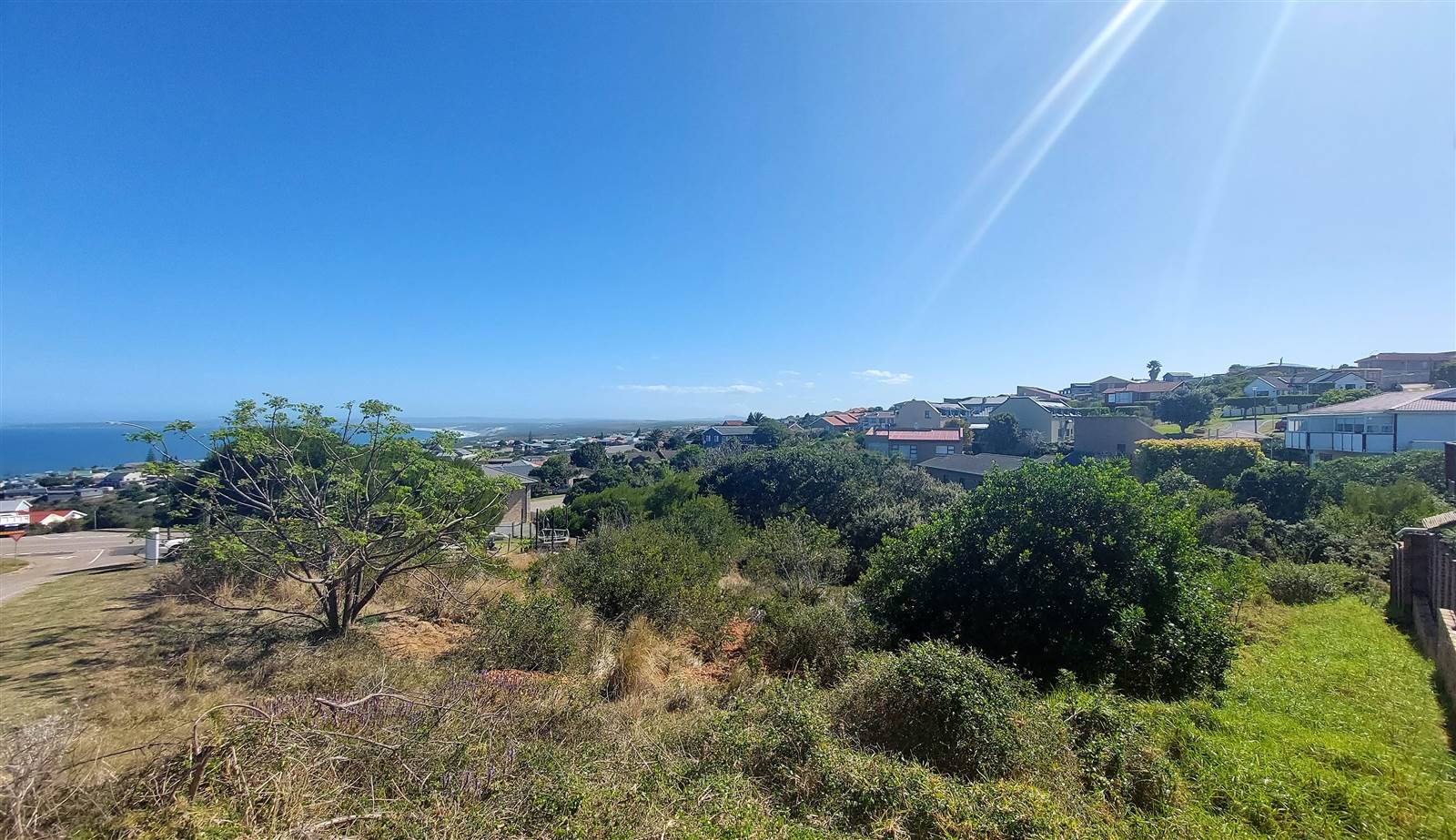 750 m² Land available in Dana Bay photo number 1
