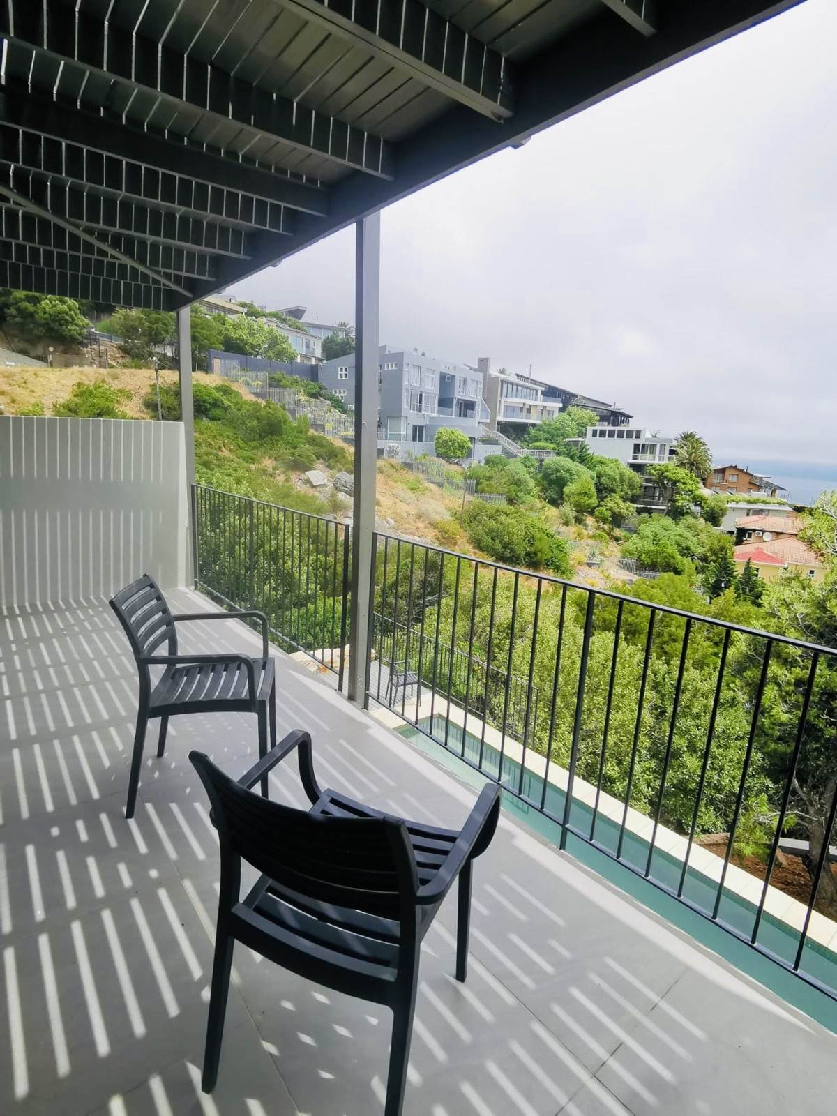 2 Bed Apartment in Camps Bay photo number 3