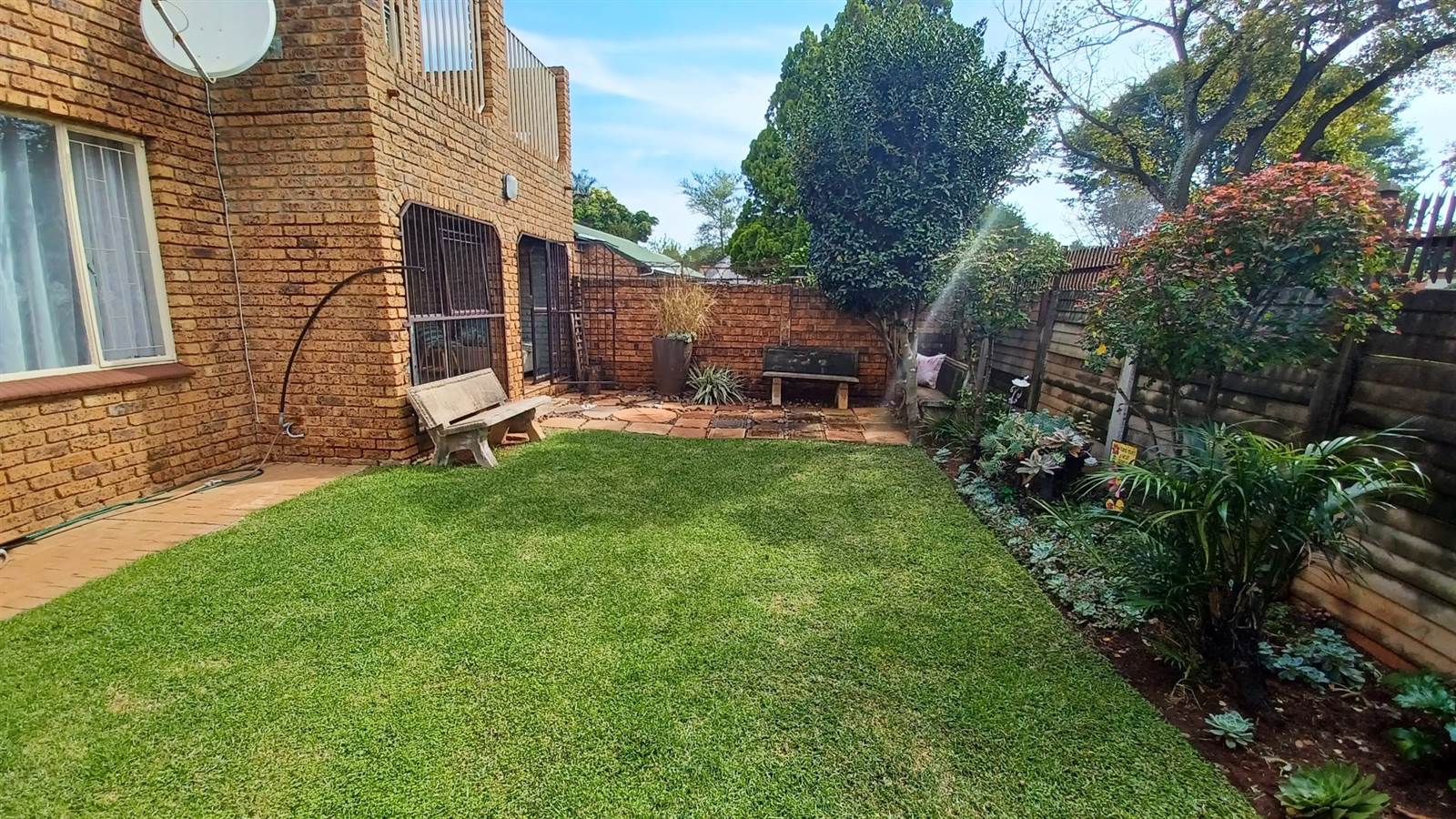 2 Bed Townhouse in Doornpoort and surrounds photo number 3