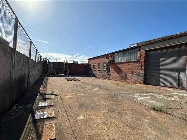 280  m² Industrial space