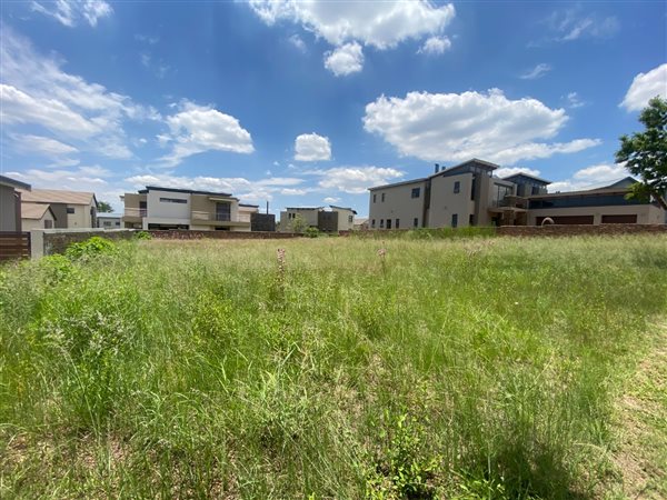 732 m² Land