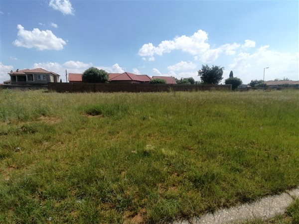 1166 m² Land available in Cultura Park