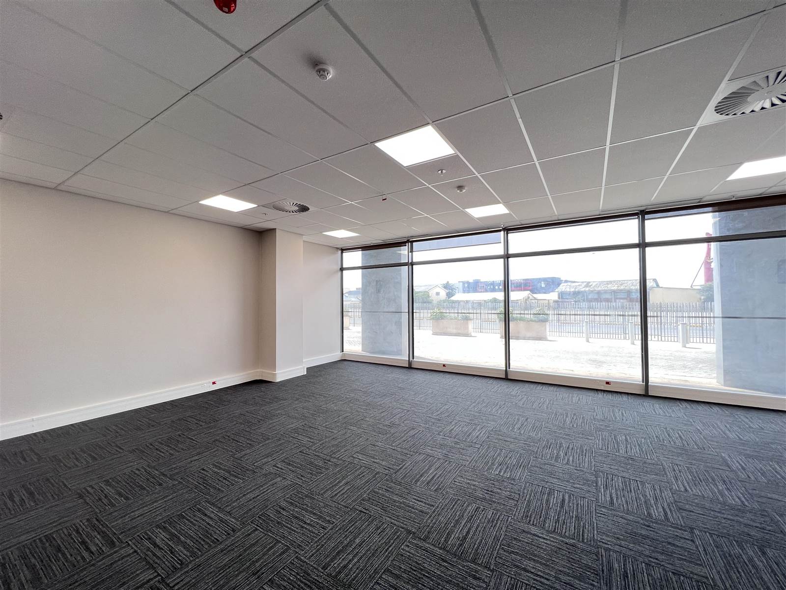 114  m² Commercial space in Foreshore photo number 5