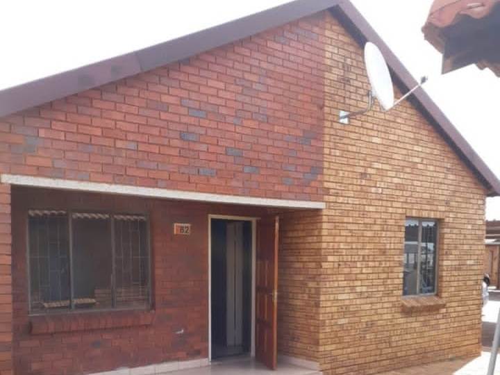 3 Bed Townhouse in Protea Glen photo number 20