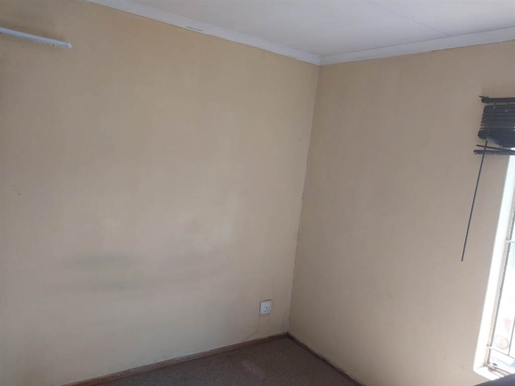 3 Bed Townhouse in Protea Glen photo number 13