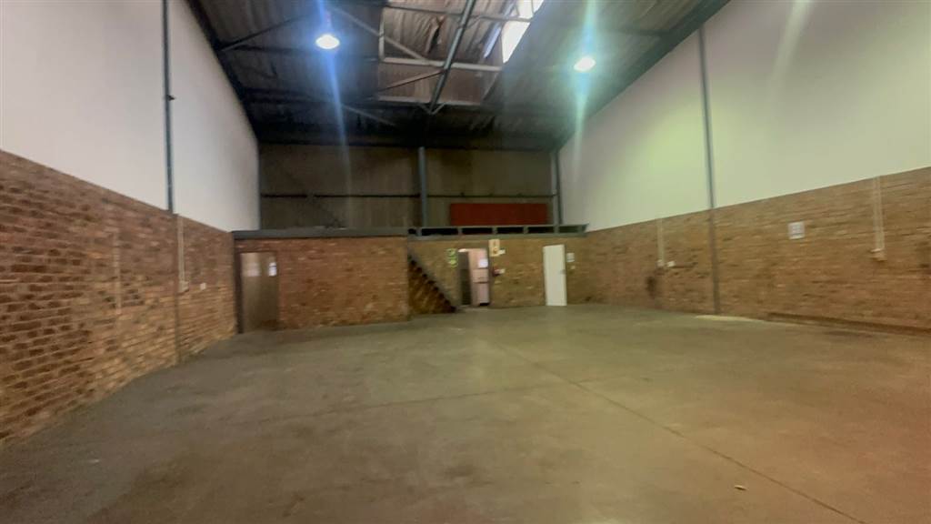 360  m² Industrial space in Sebenza photo number 7