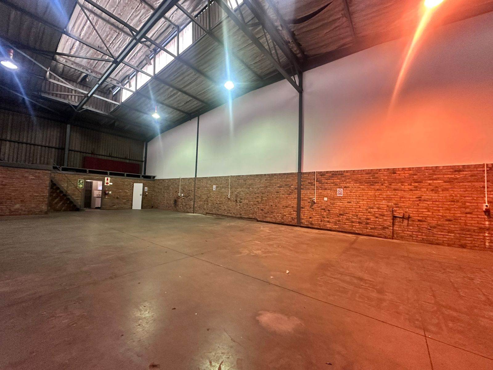 360  m² Industrial space in Sebenza photo number 2