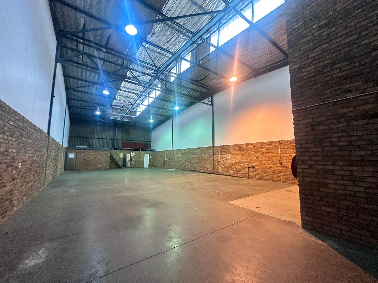 360  m² Industrial space in Sebenza photo number 3