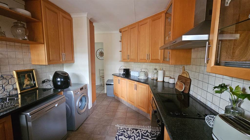 3 Bed Townhouse in Eldoraigne photo number 9