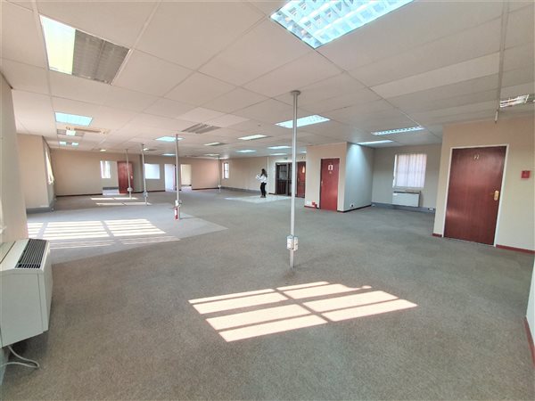 336  m² Office Space in Bryanston