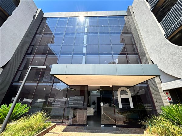 600  m² Commercial space in Cresta