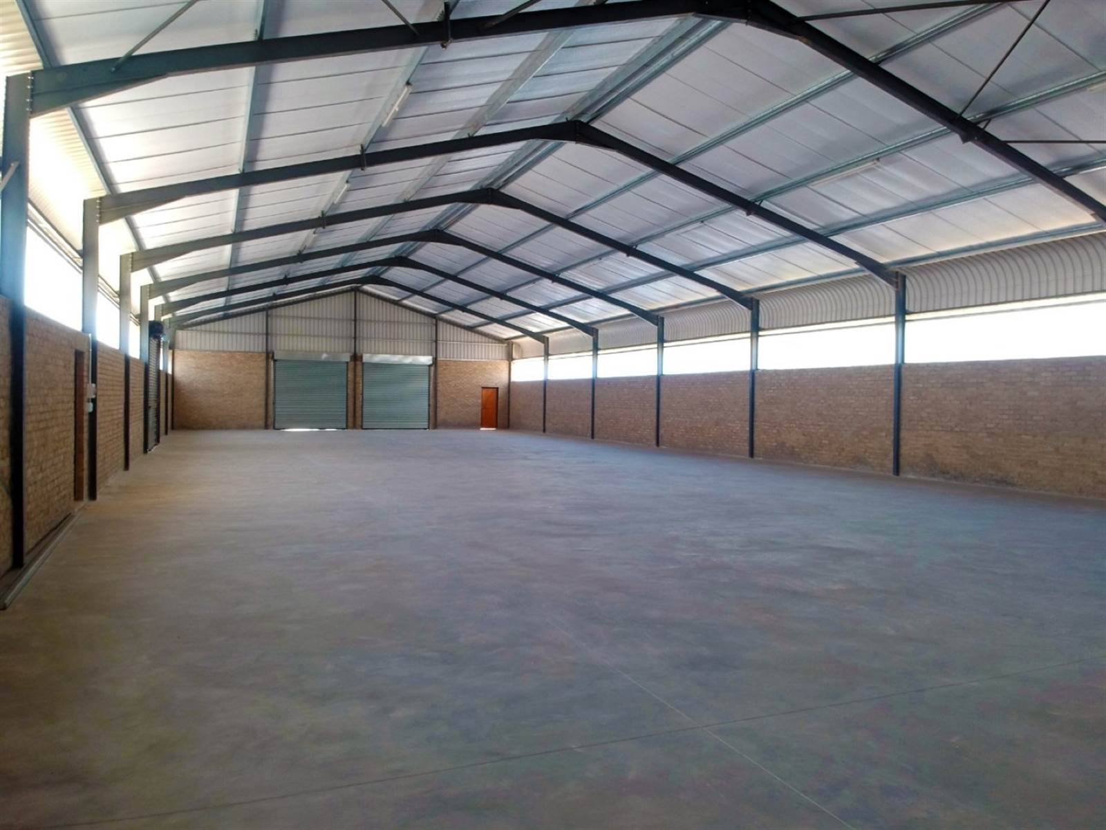 600  m² Industrial space in Rocky Drift photo number 2