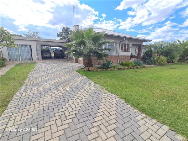 4 Bedroom House 4 Bedroom House