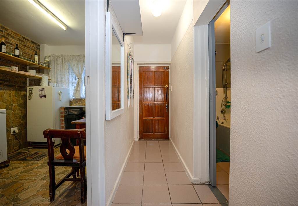 1 Bed Apartment in Parow Central photo number 19