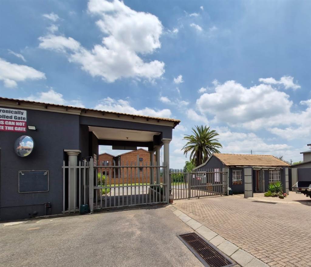 2300  m² Commercial space in Highveld Park photo number 2