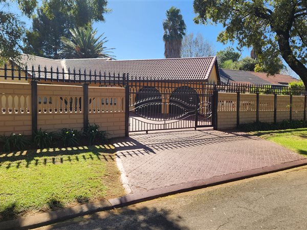 3 Bedroom House 3 Bedroom House