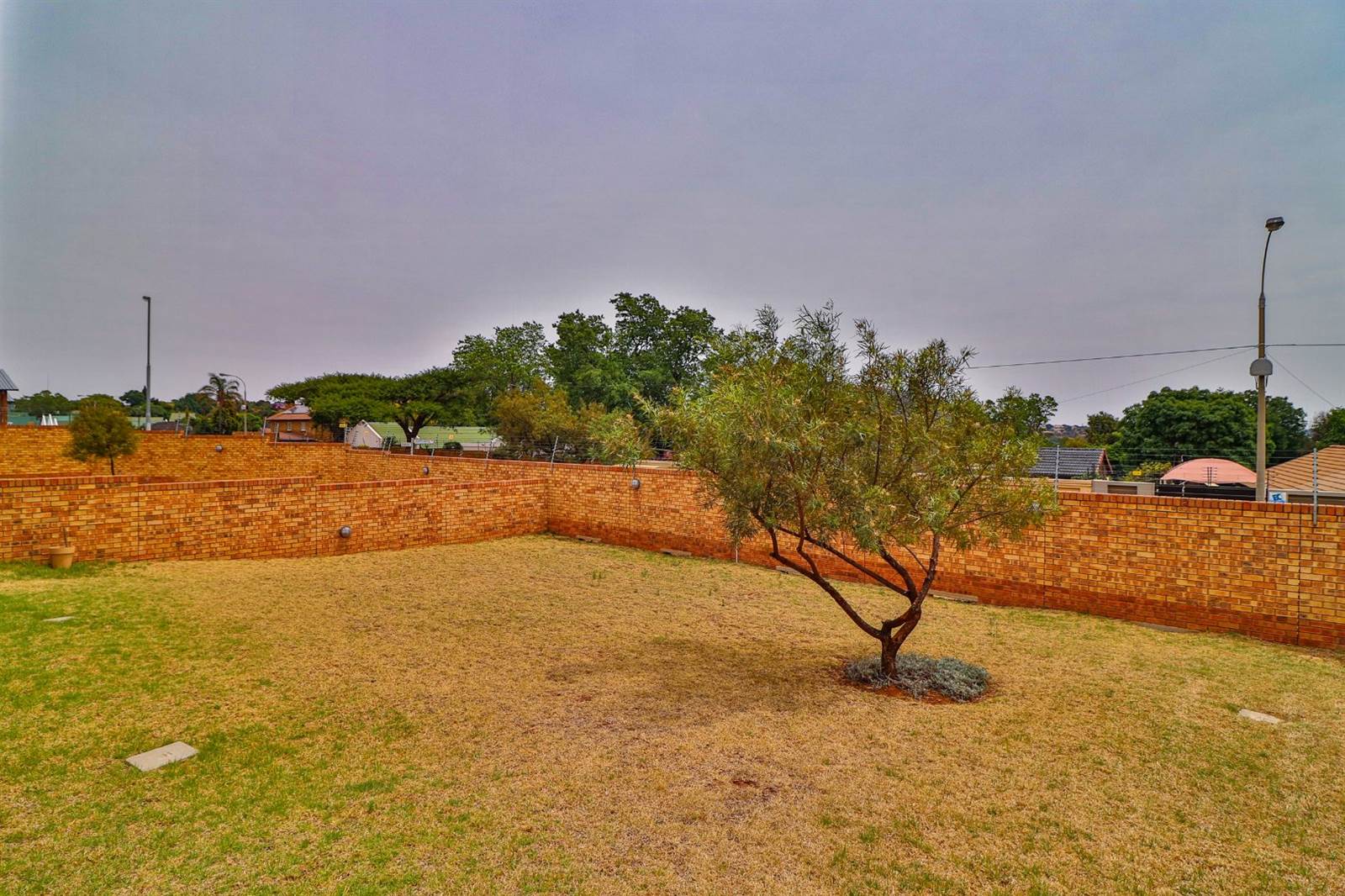 2 Bed Townhouse in Bergbron photo number 8