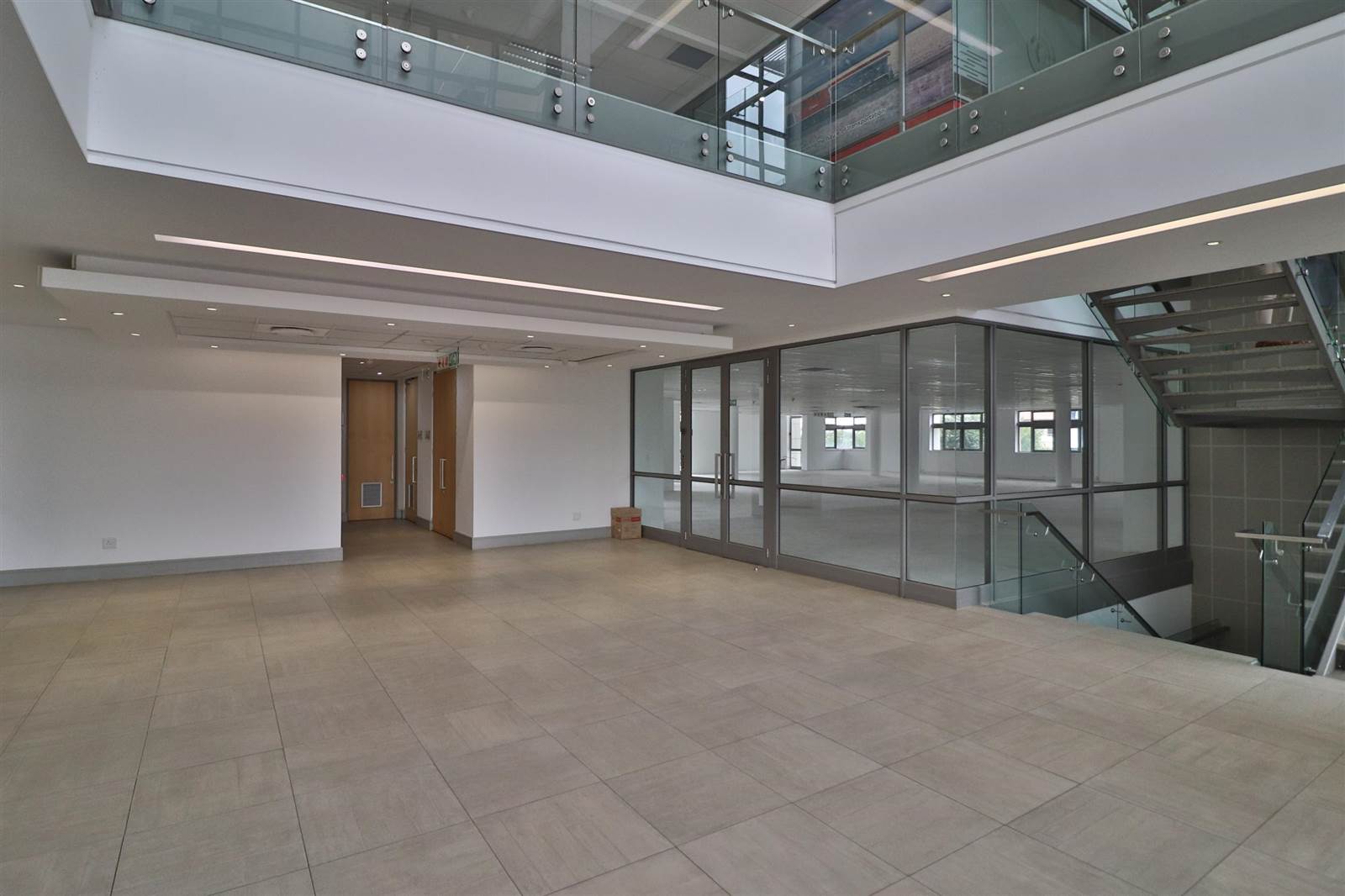 537  m² Commercial space in Waterfall Estate photo number 6