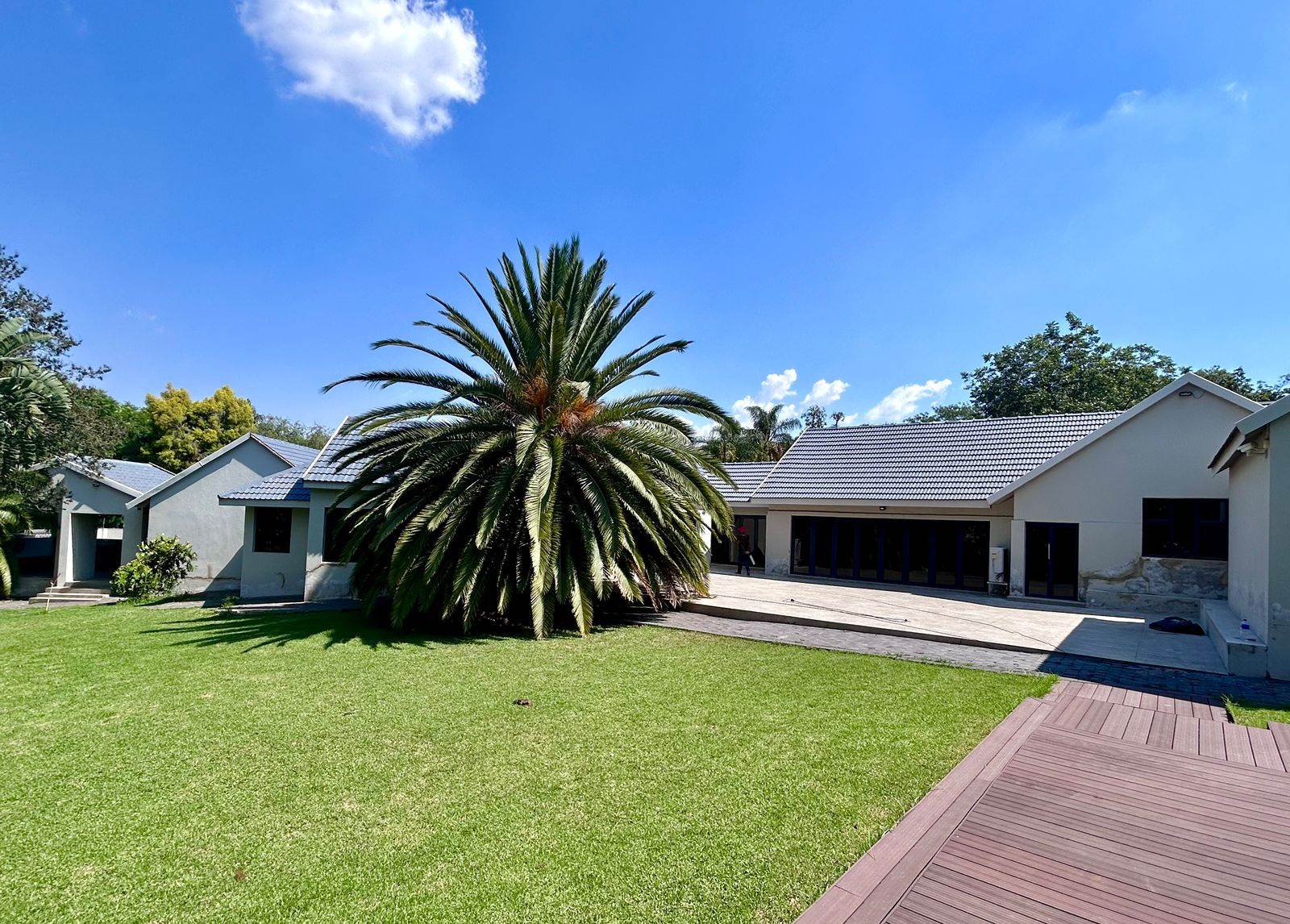 4 Bed House in Waterkloof Ridge photo number 5