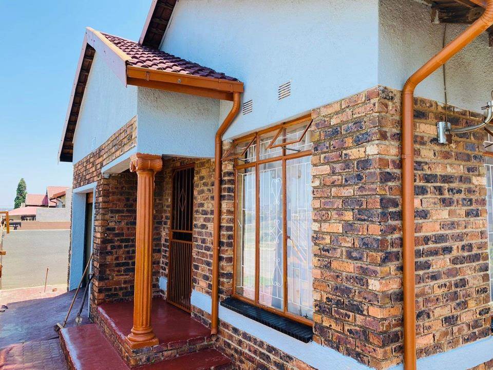 3 Bed House in Tembisa photo number 1