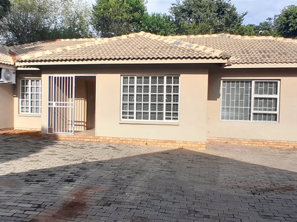 152  m² Commercial space in Rustenburg Central