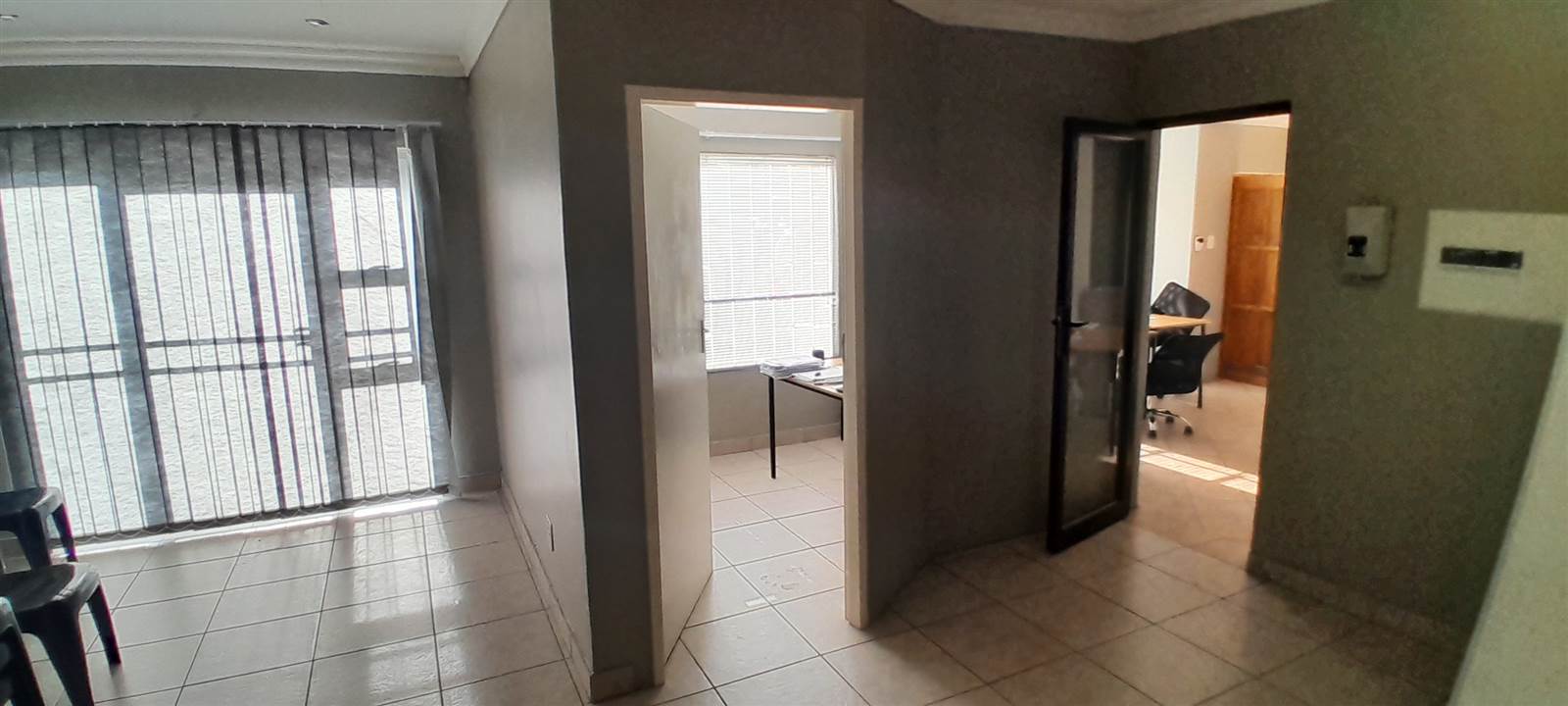 152  m² Commercial space in Rustenburg Central photo number 6