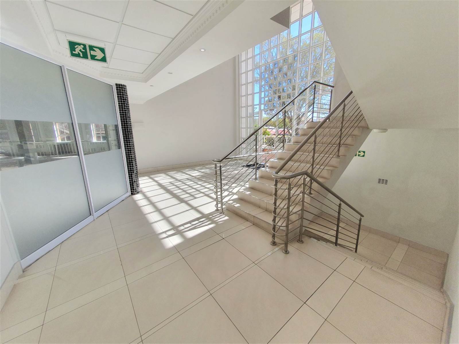 690  m² Office Space in Fourways photo number 3