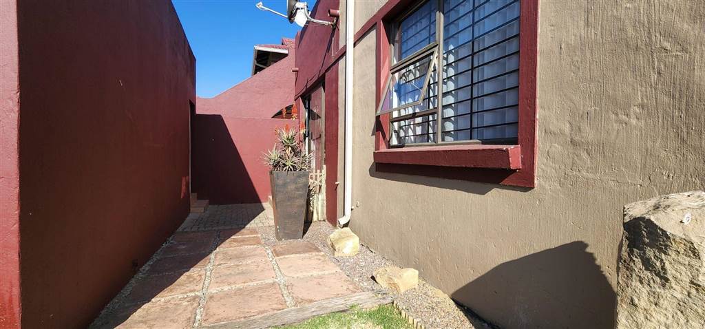 3 Bed Townhouse in Alberton photo number 7
