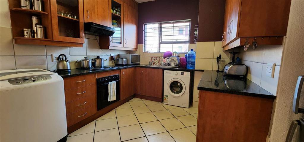 3 Bed Townhouse in Alberton photo number 22