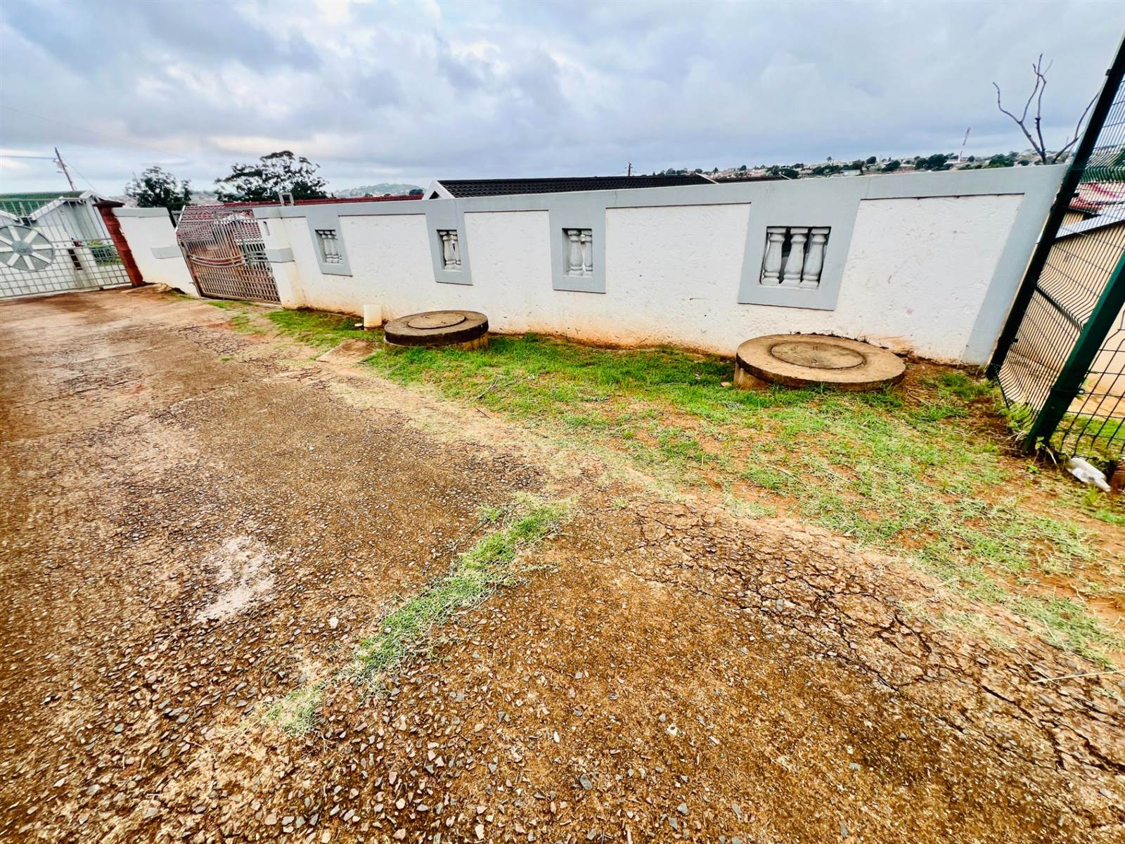 3 Bed House in KwaMashu photo number 18