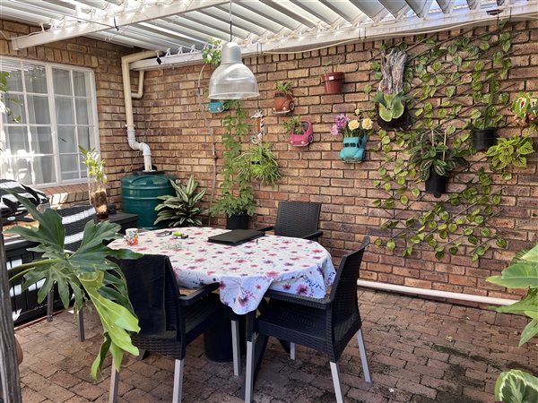 2 Bedroom Townhouse 2 Bedroom Townhouse