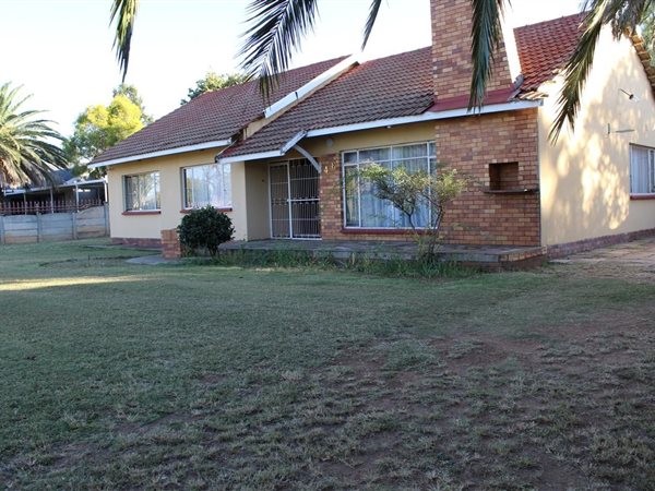 3 Bedroom House 3 Bedroom House