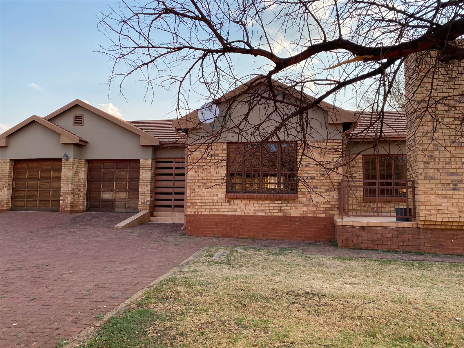 3 Bed House in Buffelspoort photo number 4