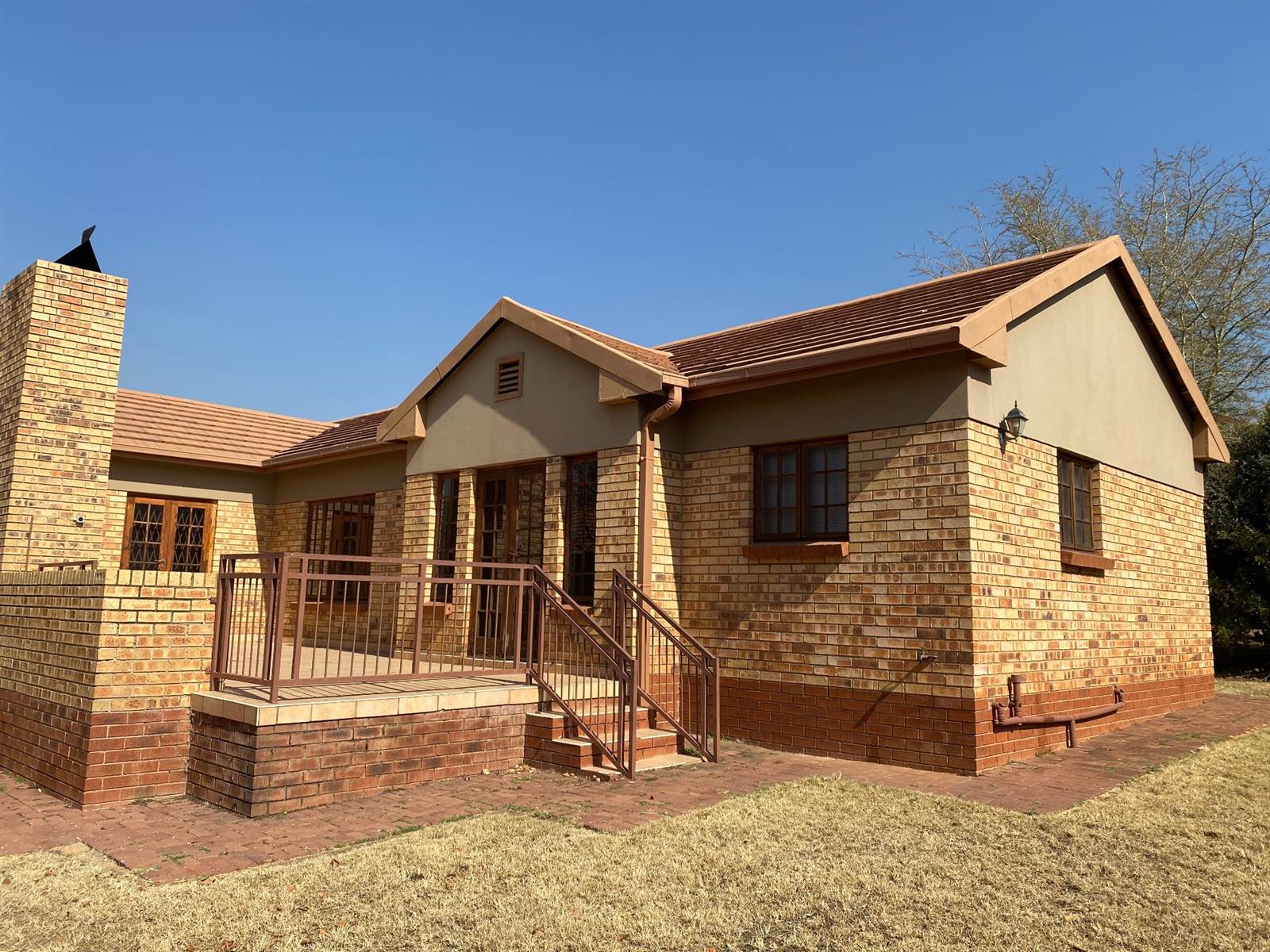 3 Bed House in Buffelspoort photo number 1